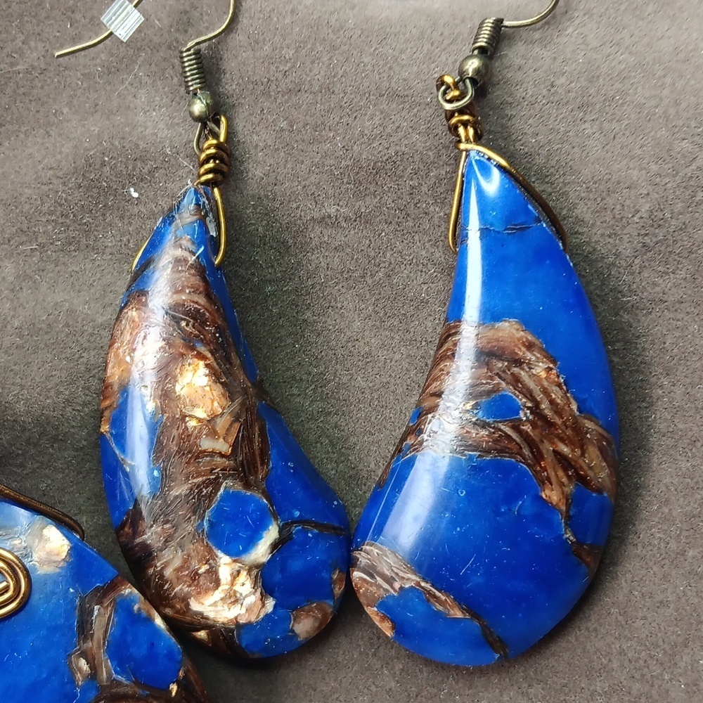 Elegant Blue and Gold Resin Earring & Pendant Set - Picture 4 of 4
